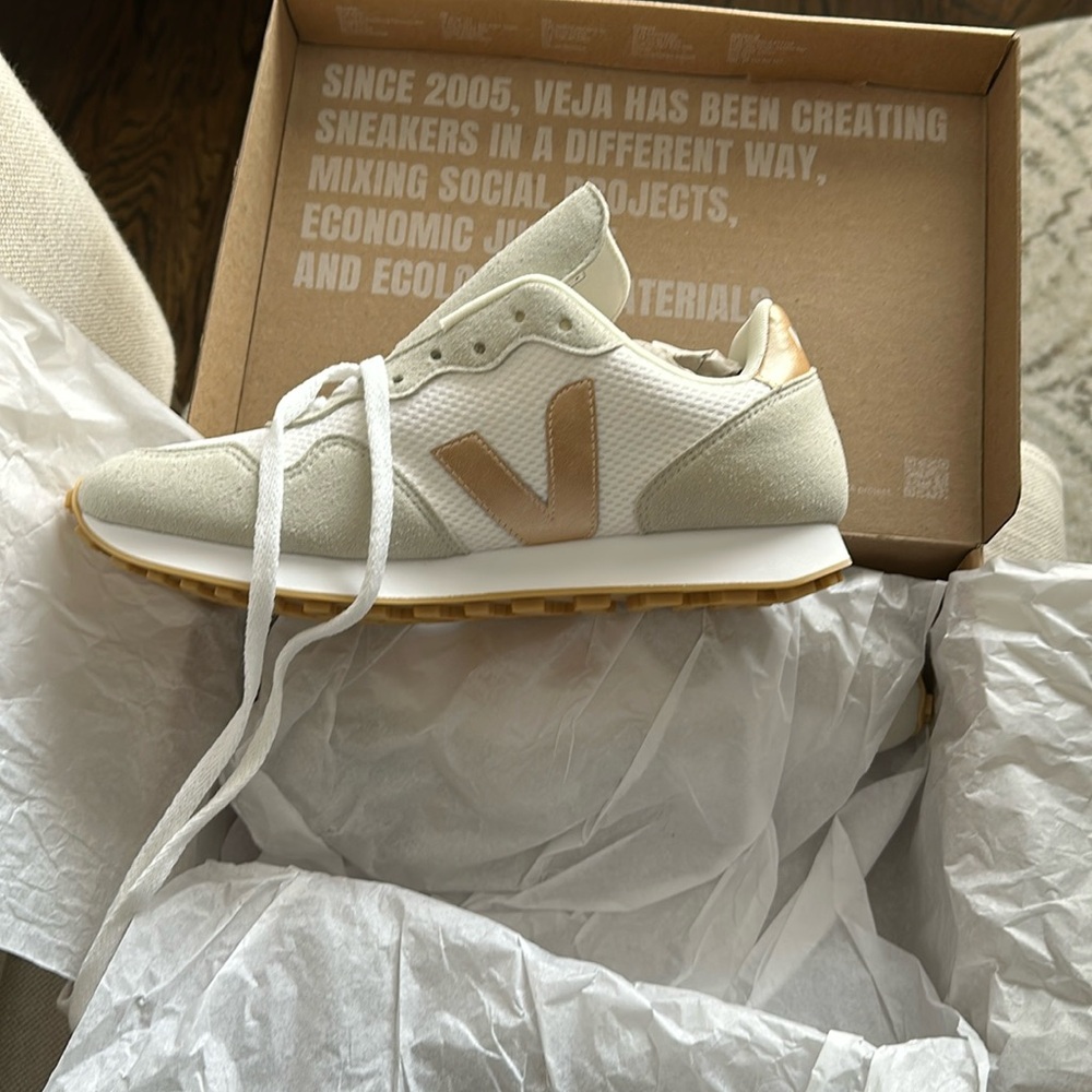 Veja tennis shoes. Size 9. White Platine.